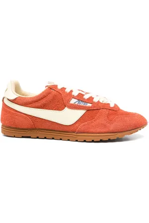 Autry Schoenen, Dames, Oranje, 38 EU, Vlam Rode Sneakers met Geperforeerde Neus