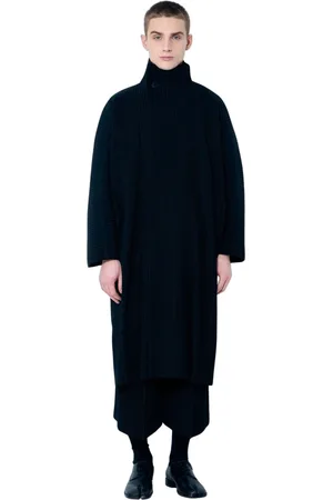 Issey Miyake Mantels, Heren, Zwart, L, Polyester, Geplooide Jas met Opstaande Kraag