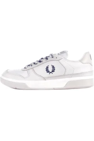 Fred Perry Schoenen, Heren, Wit, 41 EU, Beige Sneakers met Zij- en Achterlogo Details