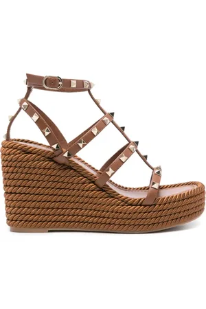 VALENTINO GARAVANI Schoenen, Dames, Bruin, 39 EU, Katoen, Rockstud Ankle Strap Wedge Sandal