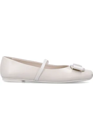 Salvatore Ferragamo Schoenen, Dames, Wit, 38 1/2 EU, Leer, Elegant Zina Mode Accessoire