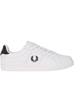 Fred Perry Schoenen, Heren, Wit, 43 1/2 EU, Leer, Witte Tennis Schoen met Laurierkrans