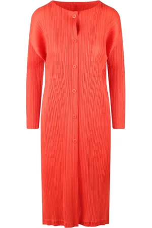 Issey Miyake Kleedjes, Dames, Oranje, L, Polyester, Februari Lange Geplooide Jas