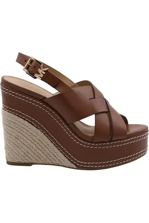 Michael Kors Schoenen, Dames, Bruin, 39 EU, Krijt Sandaal met Stijlvol Ontwerp