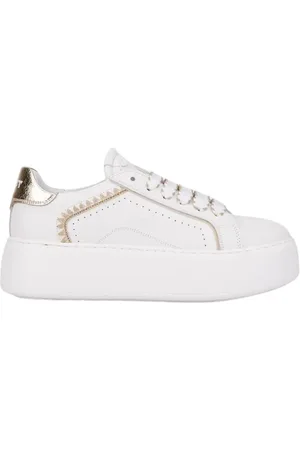 Janet&Janet Schoenen, Dames, Wit, 39 EU, Wit/Goud Leren Sneakers met Luxe Inzet
