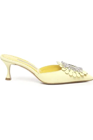 Manolo Blahnik Schoenen, Dames, Geel, 38 EU, Leer, Leren hakken met juweelgesp