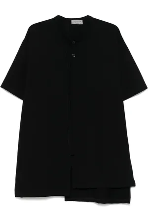 YOHJI YAMAMOTO Tops, Heren, Zwart, L, Zwarte T-shirt met knoopsluiting en splitten