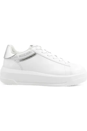 Moschino Schoenen, Dames, Wit, 37 EU, Leer, Witte en zilveren Sneakers met Logo