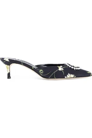 Manolo Blahnik Schoenen, Dames, Zwart, 40 EU, Satijn, Bloemenprint Kitten Heel Sandalen