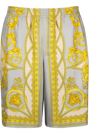 VERSACE Korte broeken, Heren, Geel, L, Luxe Zijden Bedrukte Herenshorts