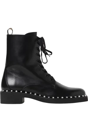 Stuart Weitzman Schoenen, Dames, Zwart, 40 EU, Zwarte Studded Combat Boots