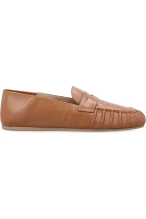Stuart Weitzman Schoenen, Dames, Bruin, 38 EU, Macchiato Gesloten Loafer Schoenen