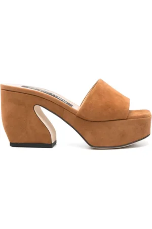 Sergio Rossi Schoenen, Dames, Bruin, 38 EU, Elegante Sandalen voor Vrouwen
