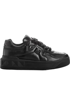 VALENTINO Schoenen, Heren, Zwart, 44 EU, Leer, Stud One Skateboard Geïnspireerde Lage Top Manden