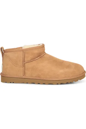UGG Schoenen, Heren, Bruin, 42 EU, Wol, Bruine Enkellaarzen voor Mannen