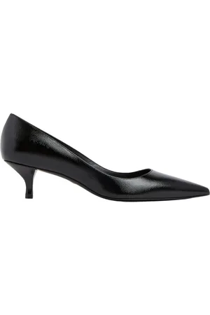 Stuart Weitzman Schoenen, Dames, Zwart, 37 EU, Elegante Kitten Pump