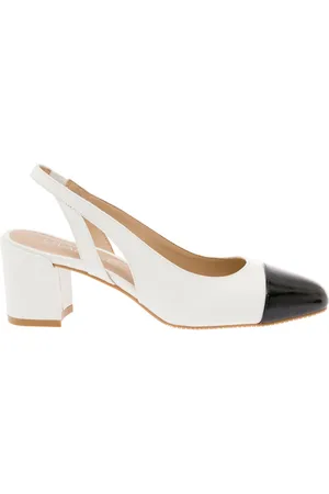 Stuart Weitzman Schoenen, Dames, Wit, 40 EU, Leer, Witte leren slingback pumps