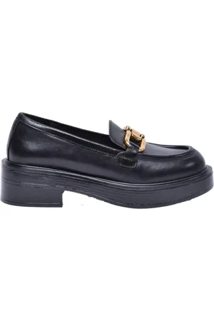 Emanuélle vee Schoenen