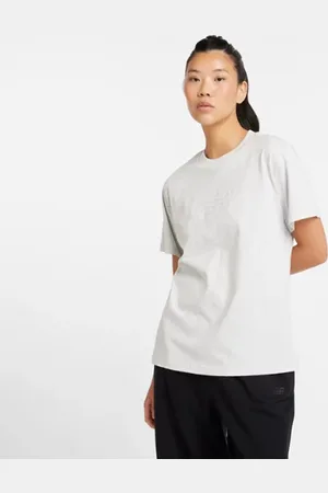 New Balance Dames Embossed Logo Jersey T-Shirt, Maat L
