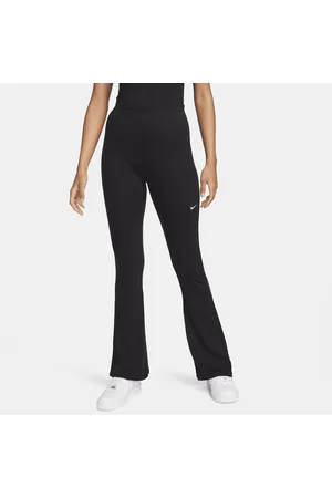 Nike Sportswear Chill Knit strakke legging met wijd uitlopende pijpen en mini-rib voor dames