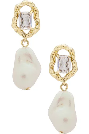 petit moments Abigail Earrings in
