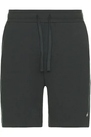 alo Chill Short in