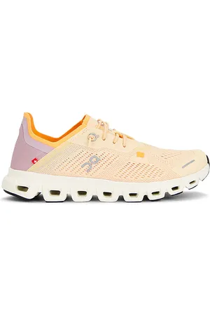 On Running Cloud 6 Coast Sneaker in Blde & Mauve