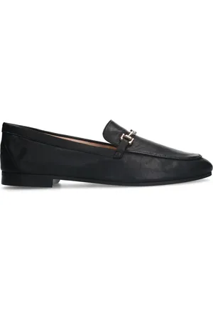 Sacha Zwarte leren loafers met goudkleurige chain