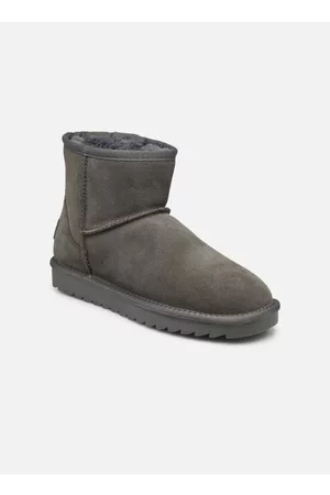 Colors of California Winter Boot in suede
