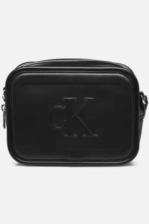 Calvin Klein SCULPTED CAMERA BAG18 PIPPING by