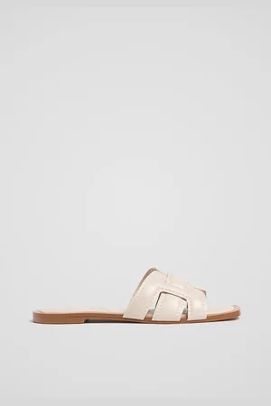 Stradivarius Platte sandaal met bandjes 36