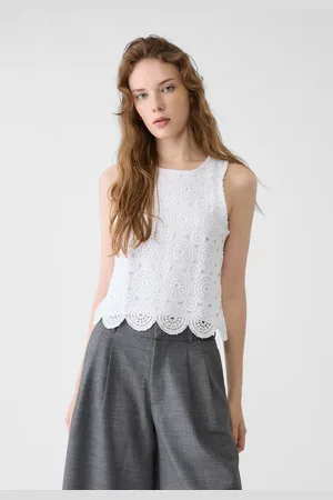 Stradivarius Mouwloze top met crochet-effect XS
