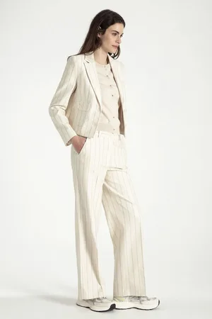 More & More Blazer