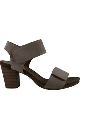Aqa Sandalen