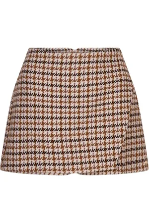 Josh V Shorts rowin