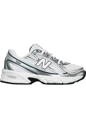 New Balance U740 unisex navy sneaker