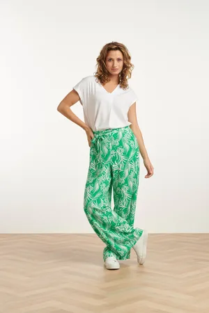 Smashed Lemon 25047 stretchy flowy broek met bladprint |