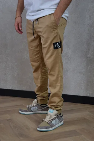 Calvin Klein Skinny monologo badge chino
