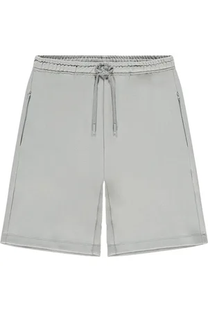 Kultivate Short 2501024401