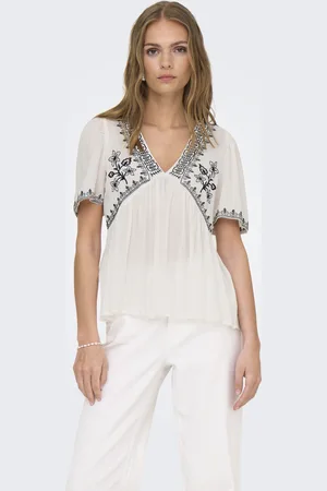JACQUELINE DE YONG Jdyharper s/s v-neck embroidery top