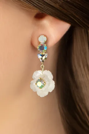 Day&Eve by Go Dutch Label Pearly Flower oorbellen in