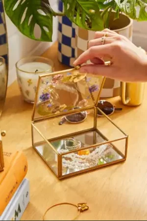 Urban Outfitters Grande boite à bijoux avec fleurs pressées par en taille: TAILLE UNIQUE
