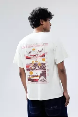 Urban Outfitters T-shirt UO Ecru Fujisan Montagne par en taille: Large