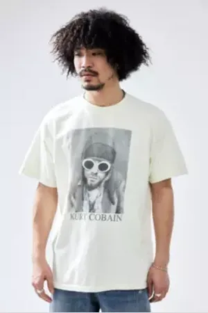 Urban Outfitters T-shirt UO Kurt Cobain par en taille: TTP