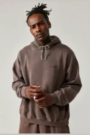 iets frans... Iets frans. Sweat à capuche marron en taille: Medium