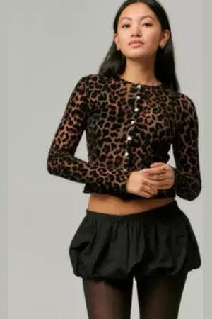 Motel Cardigan imprimé léopard UO Exclusive en taille: XS