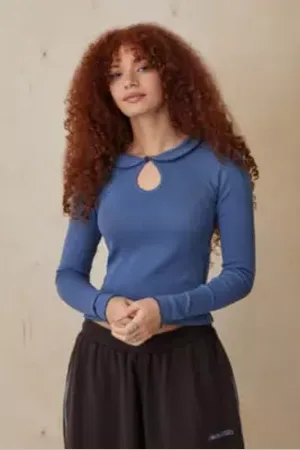 Kimchi Blue Haut Willow à col pointelle en taille: XS