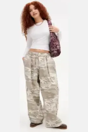 BDG Pantalons Bobbi Sable Camouflage en taille: XL