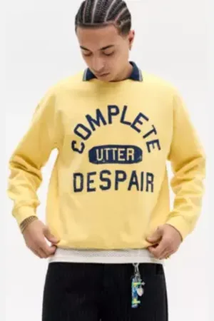Urban Outfitters Sweat-shirt UO Désespoir Total par taille: Large