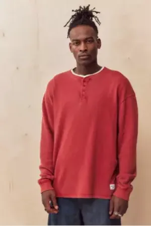 BDG Red Henley Long Sleeve T-Shirt en taille: TTP